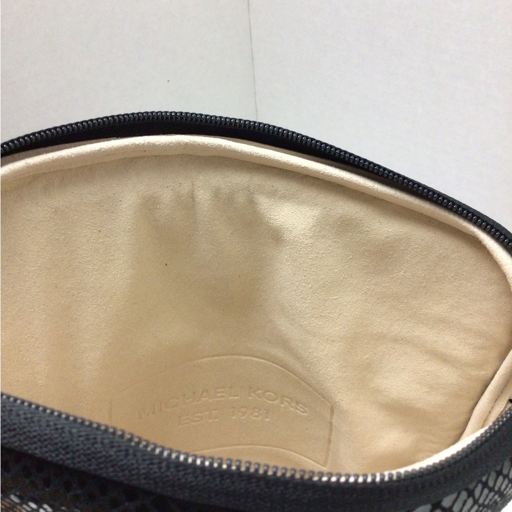 MICHAEL Michael Kors Black Reptile Print Leather Case for iPad/Kindle - Picture 6 of 6